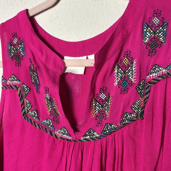 Maeve Embroidered Tunic Top in Fuchsia Embroidered Sleeveless Blouse size Small - Picture 5 of 11